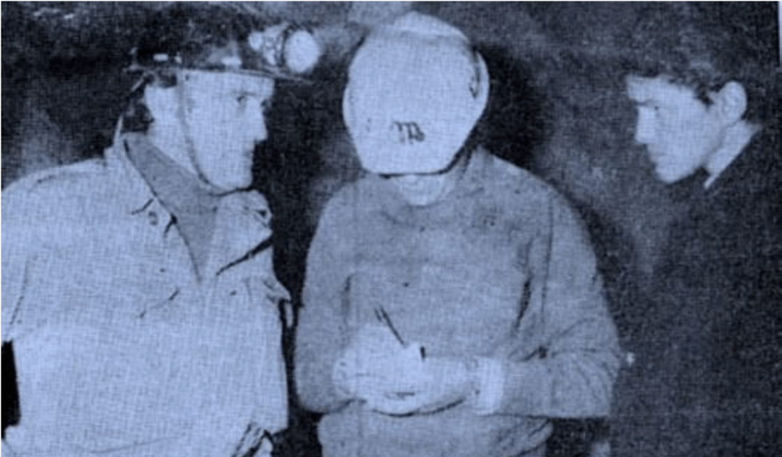 Félix R. de la Fuente letf, interviewd at Tito Bustillo cave in 1969